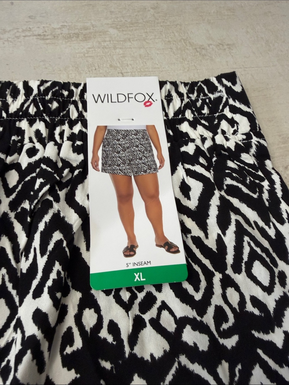 Wildfox Black & White Patterned Women’s Shorts. XL